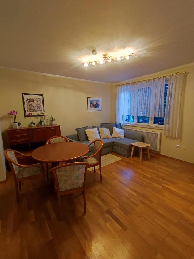 Apartment Inklusive Parkplatz Velden am Worthersee Bagian luar foto